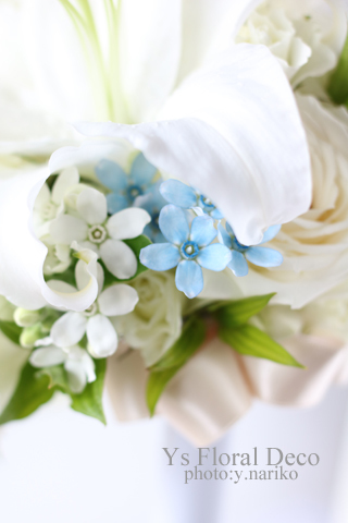 サムシングブルー　水色のお花をいれて_b0113510_21333413.jpg