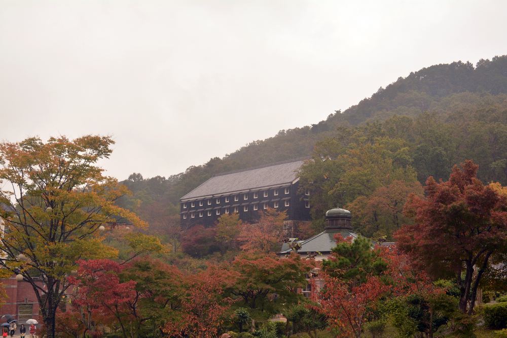 色付き始める明治村_e0373930_21183271.jpg