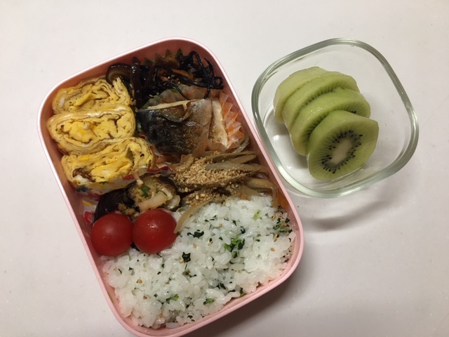 鯖のムニエル弁当_b0075817_1034517.jpg