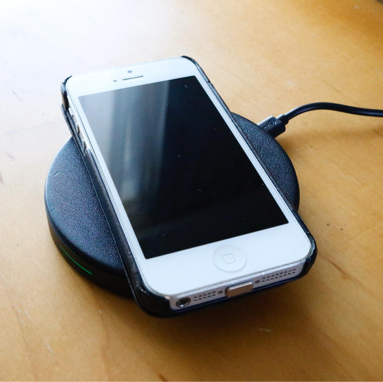 【AD】 古めのiPhoneでも置くだけ充電ができるようになるワイヤレスレシーバーが便利_c0060143_20282796.jpg