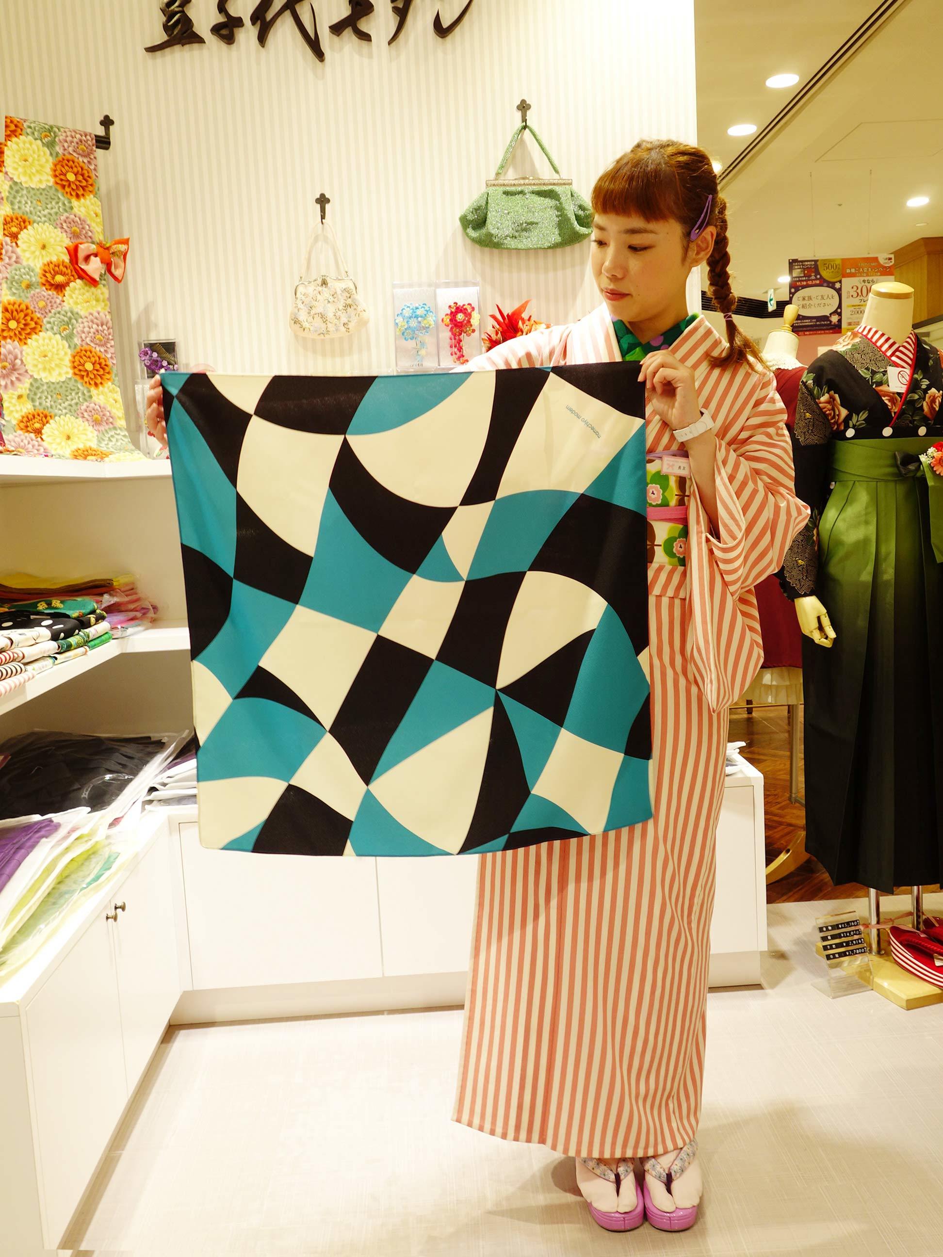 モダン風呂敷*入荷しました♪_e0167832_13045166.jpg