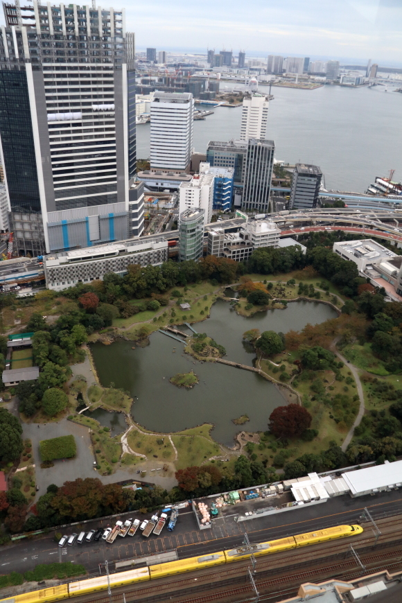 芝離宮を見ながら博多へ旅立つ　- ドクターイエロー・2018年秋 -_b0190710_22000082.jpg