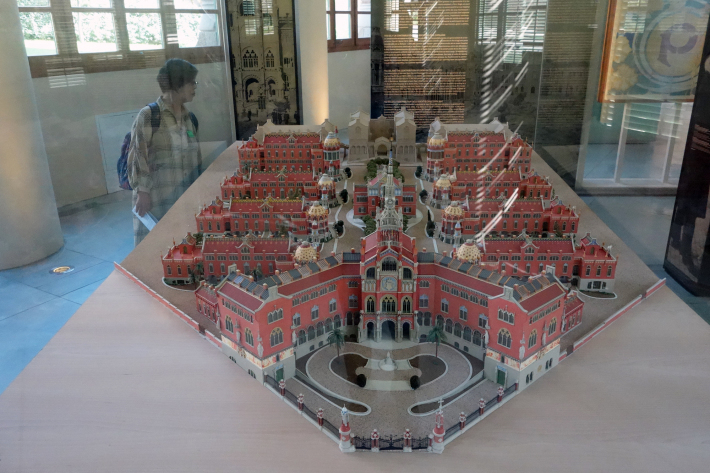 サン・パウ病院 Hospital de Sant Pau リュイス・ドメネク・イ・ムンタネー Sant Pau Recinte Modernista 世界遺産 2018年9月 バルセロナの旅(4)_f0117059_22070794.jpg
