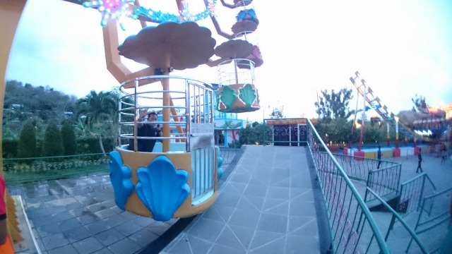 クリスナ遊園地の巻_c0211615_12251462.jpg