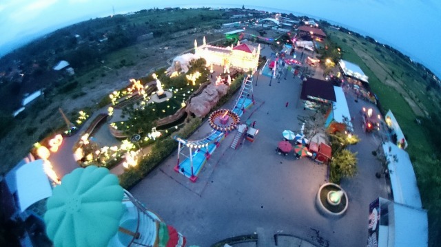クリスナ遊園地の巻_c0211615_12254074.jpg