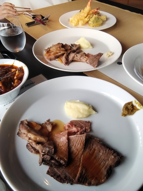 家族サービスランチ_f0050534_19290772.jpg