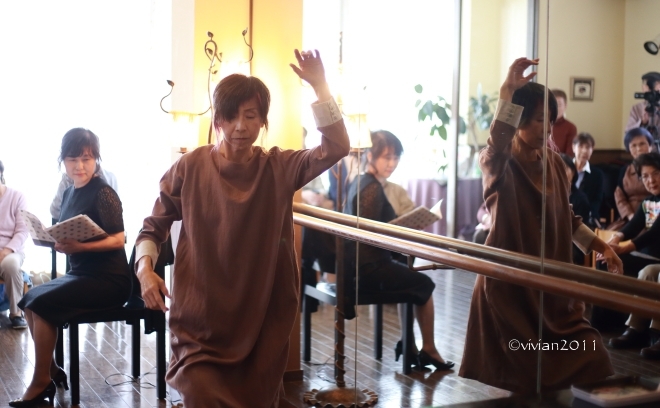 青木ひろこのリーディングカフェ「私と踊って」　～妻木律子のDANCEと共に～_e0227942_22164517.jpg