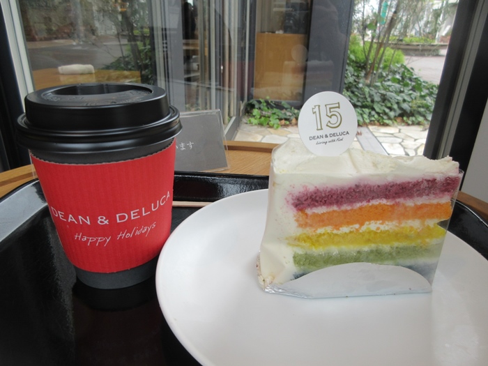 Dean Deluca 15周年記念レインボーケーキ お散歩アルバム 深まる秋に Dean Deluca 15周年記念レインボーケーキ お散歩アルバム 深まる秋に