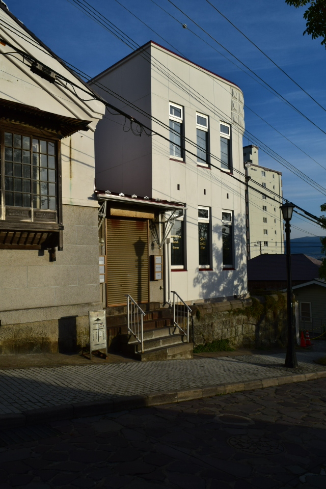 函館末広町の大三坂ビルジング(建築家・関根要太郎函館作品?再訪、その7)_f0142606_07115890.jpg