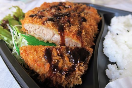 草刈り労働後のお弁当_c0134734_23110498.jpg