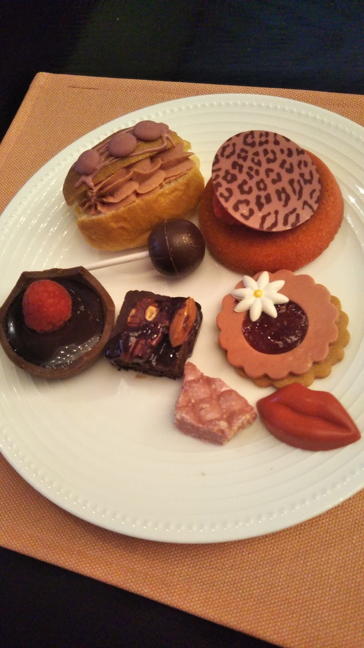 ANAインターコンチネンタルホテル東京 シャンパン・バー チョコレート・デザートブッフェ_f0076001_22243676.jpg