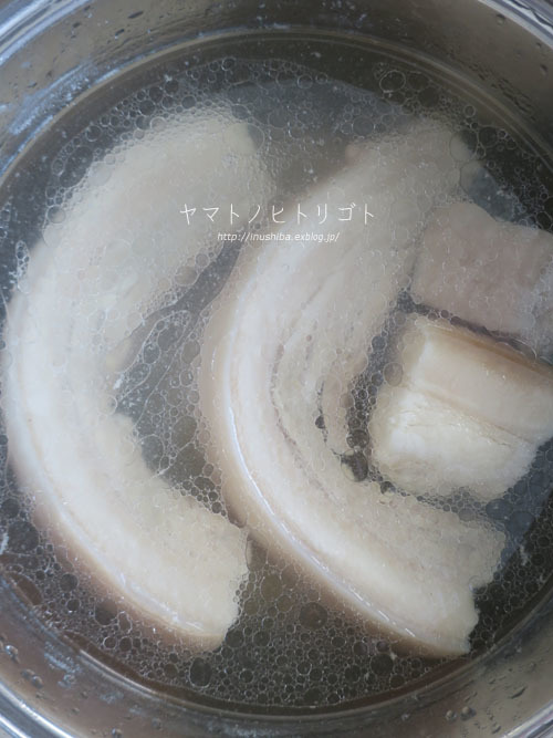 スーチカー(塩漬け三枚肉)_e0394031_08250097.jpg