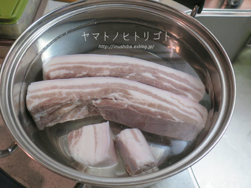 スーチカー(塩漬け三枚肉)_e0394031_08251190.jpg