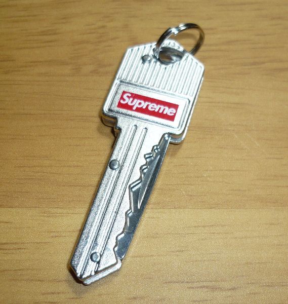 supreme キーナイフ シュプリーム アクセサリー 通販