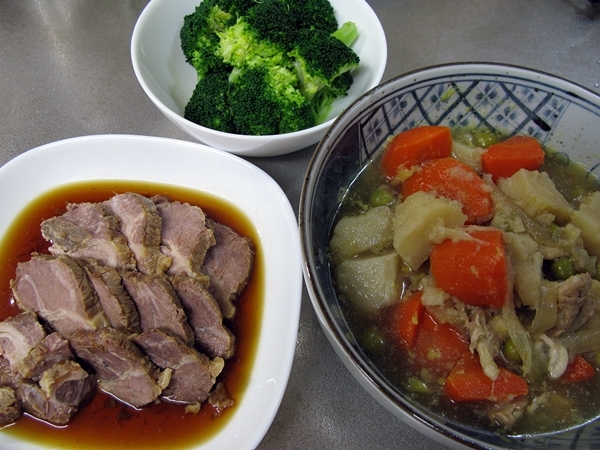 煮豚から色々使い回しです。_f0129726_18135251.jpg