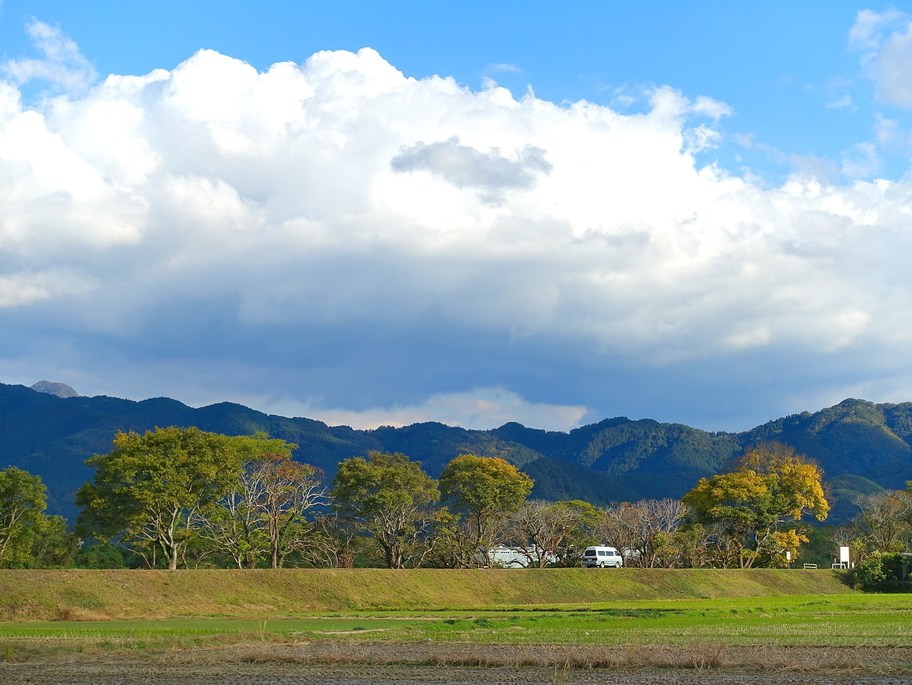 晩秋の夕暮れ 白秋の黄昏
