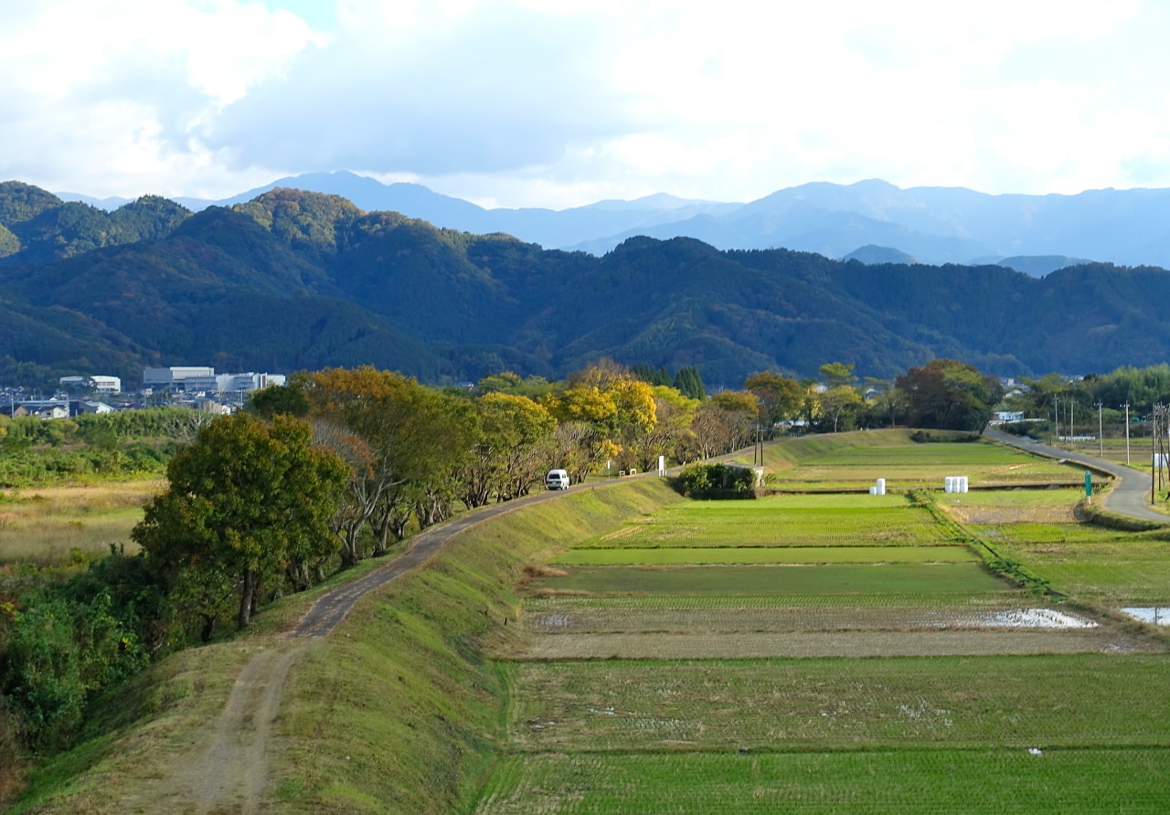 晩秋の夕暮れ 白秋の黄昏