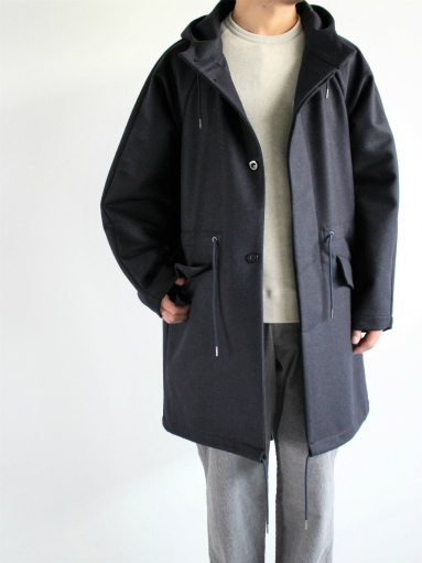 OUTIL MANTEAU BIDOS / NAVY : 『Bumpkins putting on airs』