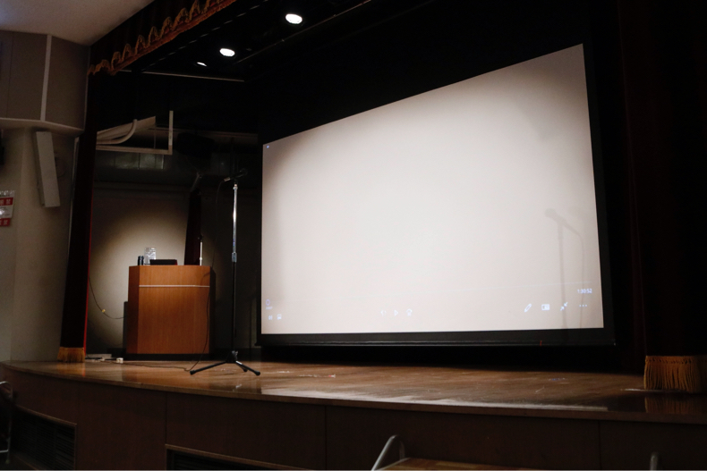 公開中止になったドキュメンタリー映画の試写会へ_c0060143_10472034.jpg