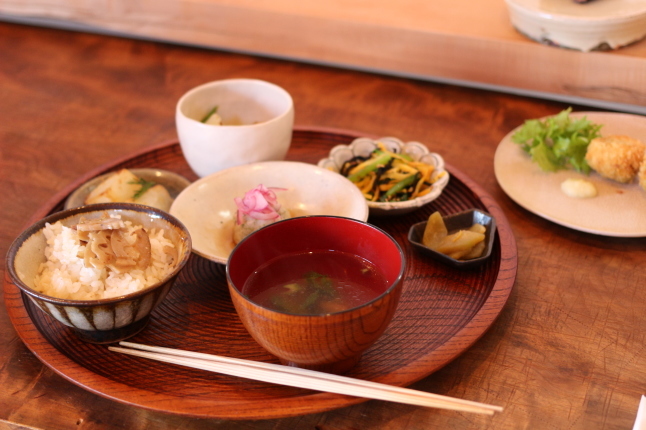 菜食ごはん「そや」さんと、焼き菓子と喫茶の「pappus」さん_f0354014_21032494.jpg