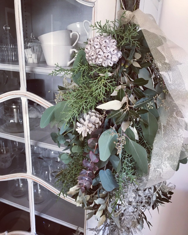 ブリュッセル お花の教室 スワッグ作り．_d0355818_18202822.jpeg
