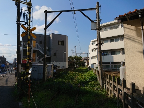 10/28 米軍厚木基地専用線廃線を歩く_b0042308_22570155.jpg