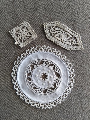 ヒーダボー刺繍 縁かがりのサンプルできました ささやかな刺繍生活