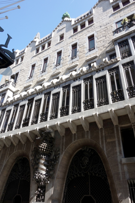 グエル邸 Palau Güell アントニ・ガウディ Antoni Gaudi 世界遺産 2018年9月 バルセロナの旅(5)_f0117059_22575608.jpg