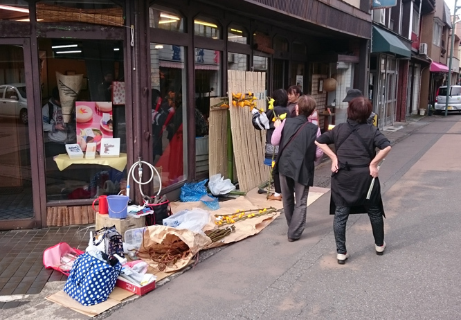 山中花回廊2018 日曜日の山中温泉は大賑わい_d0095673_18353338.jpg