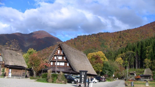 飛騨高山まで行ったら白川郷まででしょう。_e0336009_16343622.jpg