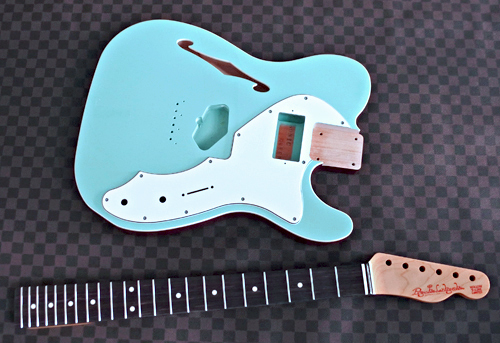 Guitar × 1種と別注ものを含むBass × 3種の塗装が完了!_e0053731_16372826.jpg
