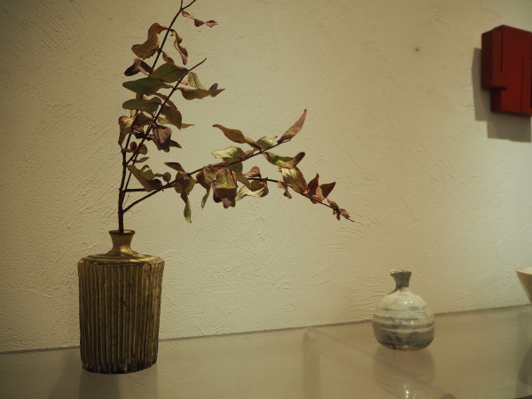 花岡隆さんの粉引と漆_b0132442_17270645.jpg