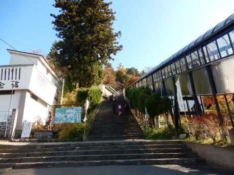 微かな記憶を頼りに飯盛山_e0355177_09115915.jpg