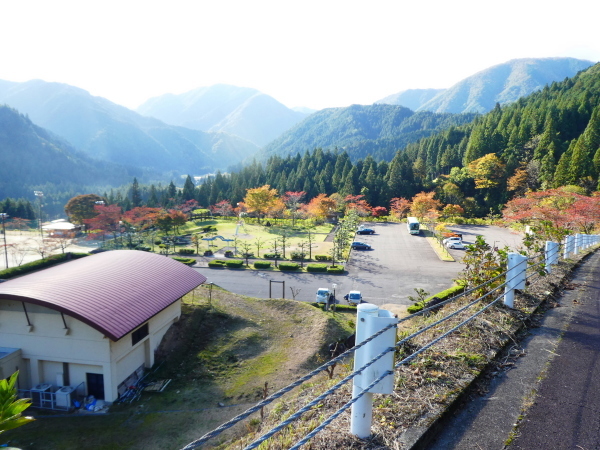 ２１世紀の森駐車場から　蕪山 (1,068.9M)  下山編_d0170615_21402656.jpg