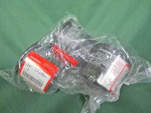 そー君号 フォルツァ250 Mf10 のバッテリー交換 エンジンオイル交換 バイクパーツ買取 販売 バイクバッテリーのフロントロウ