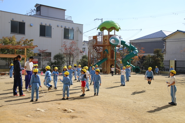 縄跳びにチャレンジ!_b0277979_15453873.jpg