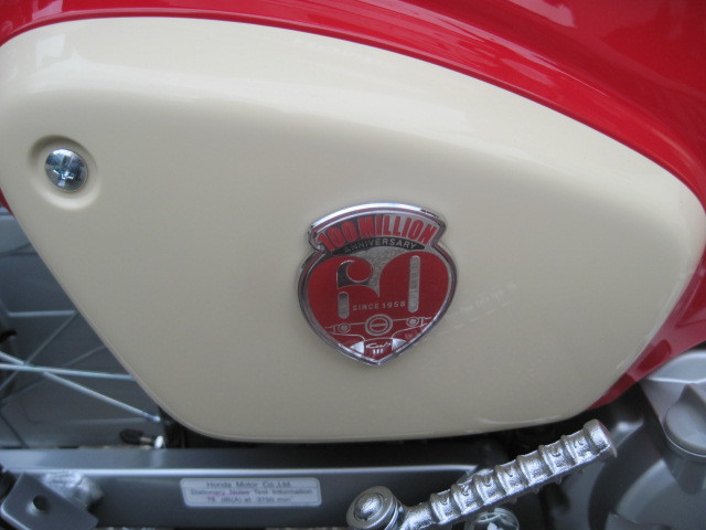 気になるスーパーカブ ６０ｔｈ部品 バイクの横輪