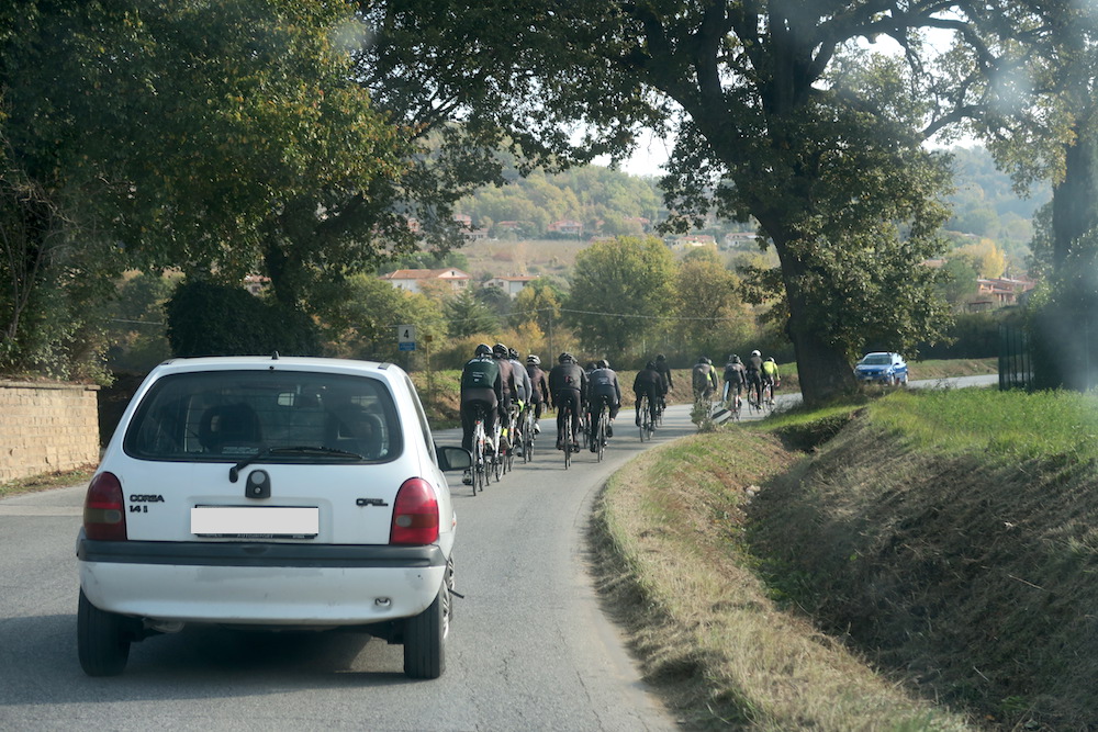 迷惑な自転車集団 法違反、イタリア_f0234936_6401667.jpg