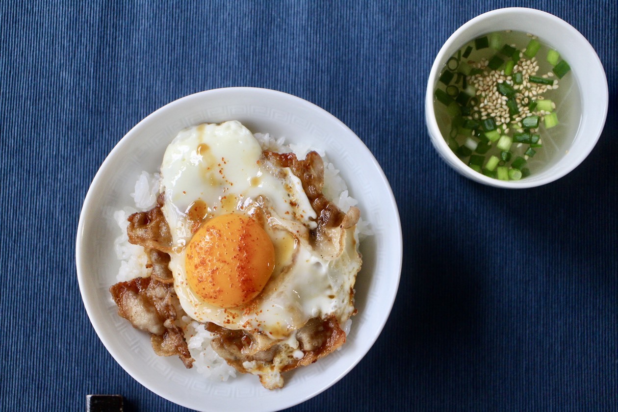 豚たま丼_f0220354_11123774.jpeg