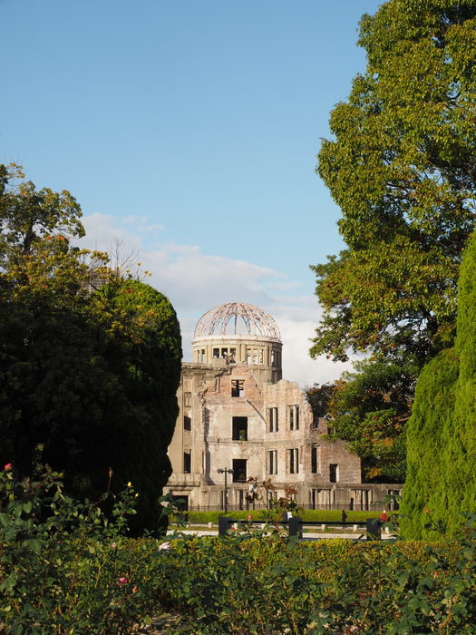 原爆ドームと平和公園周辺_c0116915_00450500.jpg