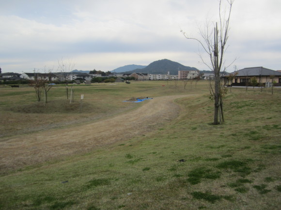 甕棺墓がほとんど出ない宗像の弥生遺跡_a0237545_23270524.jpg