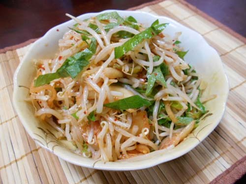 根菜のオイスターソース炒め&もやしのキムチ和え_f0019498_08521341.jpg