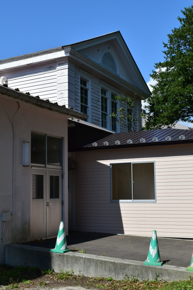 遺愛女子中学校・高等学校本館(函館の建築再見)_f0142606_21160660.jpg