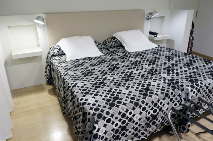 ジローナ Girona のホテル ペニンシュラ Hotel Peninsular AVEに乗ってバルセロナからジローナへ 2018年9月 バルセロナの旅(6)_f0117059_15214009.jpg