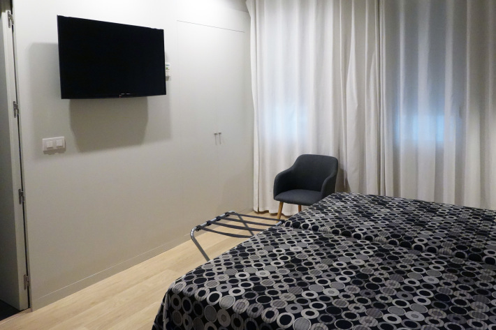 ジローナ Girona のホテル ペニンシュラ Hotel Peninsular AVEに乗ってバルセロナからジローナへ 2018年9月 バルセロナの旅(6)_f0117059_15214651.jpg