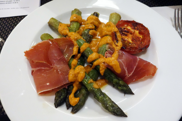 ジローナ Girona のホテル ペニンシュラ Hotel Peninsular AVEに乗ってバルセロナからジローナへ 2018年9月 バルセロナの旅(6)_f0117059_15225171.jpg