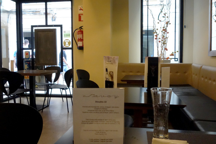 ジローナ Girona のホテル ペニンシュラ Hotel Peninsular AVEに乗ってバルセロナからジローナへ 2018年9月 バルセロナの旅(6)_f0117059_15230715.jpg
