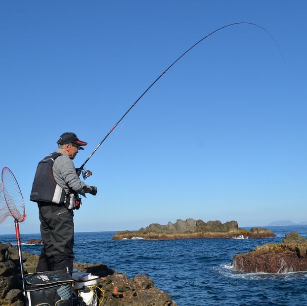 喧騒を離れ伊豆諸島 神津島の磯釣り 続 釣り王子の今日の空