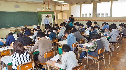 浦佐小学校の総合学習へ_c0336902_20160531.jpg
