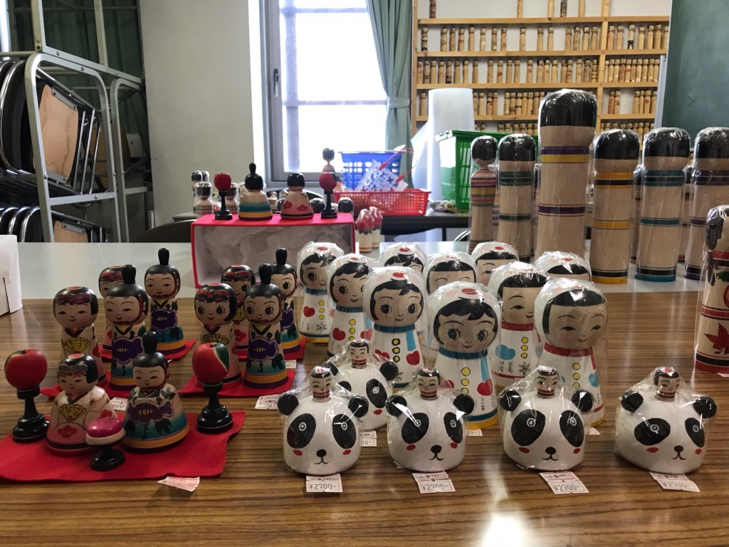東京高尾山 はじめての高尾山こけし祭り 津軽こけし館持ち込み商品のお知らせ!_e0318040_10052421.jpg